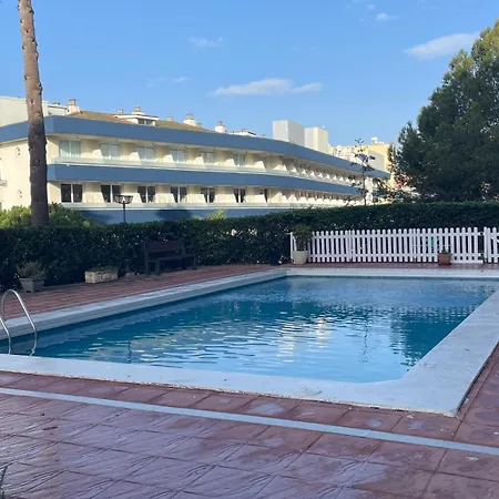 Elegante With Pool Near The Sea דירה *